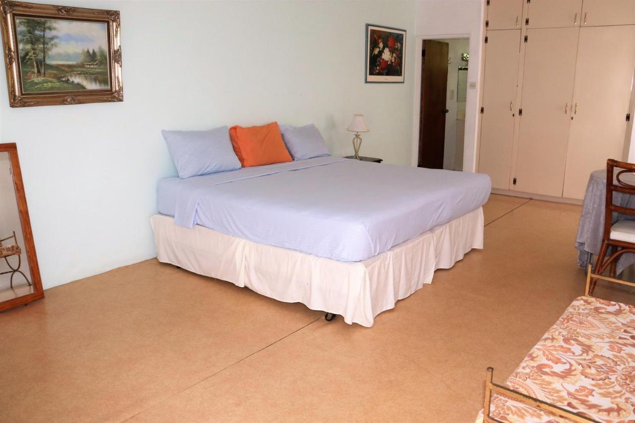 Ocean View Apartments Bridgetown Buitenkant foto